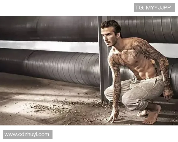 足球明星独特纹身与眼睛特写展示个性魅力与运动精神 足球明星独特纹身与眼睛特写展示个性魅力与运动精神