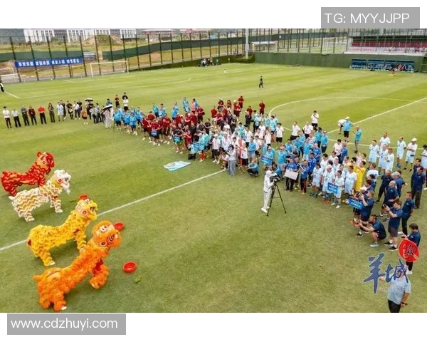 老年足球明星重返赛场精彩瞬间展现青春活力与团队精神